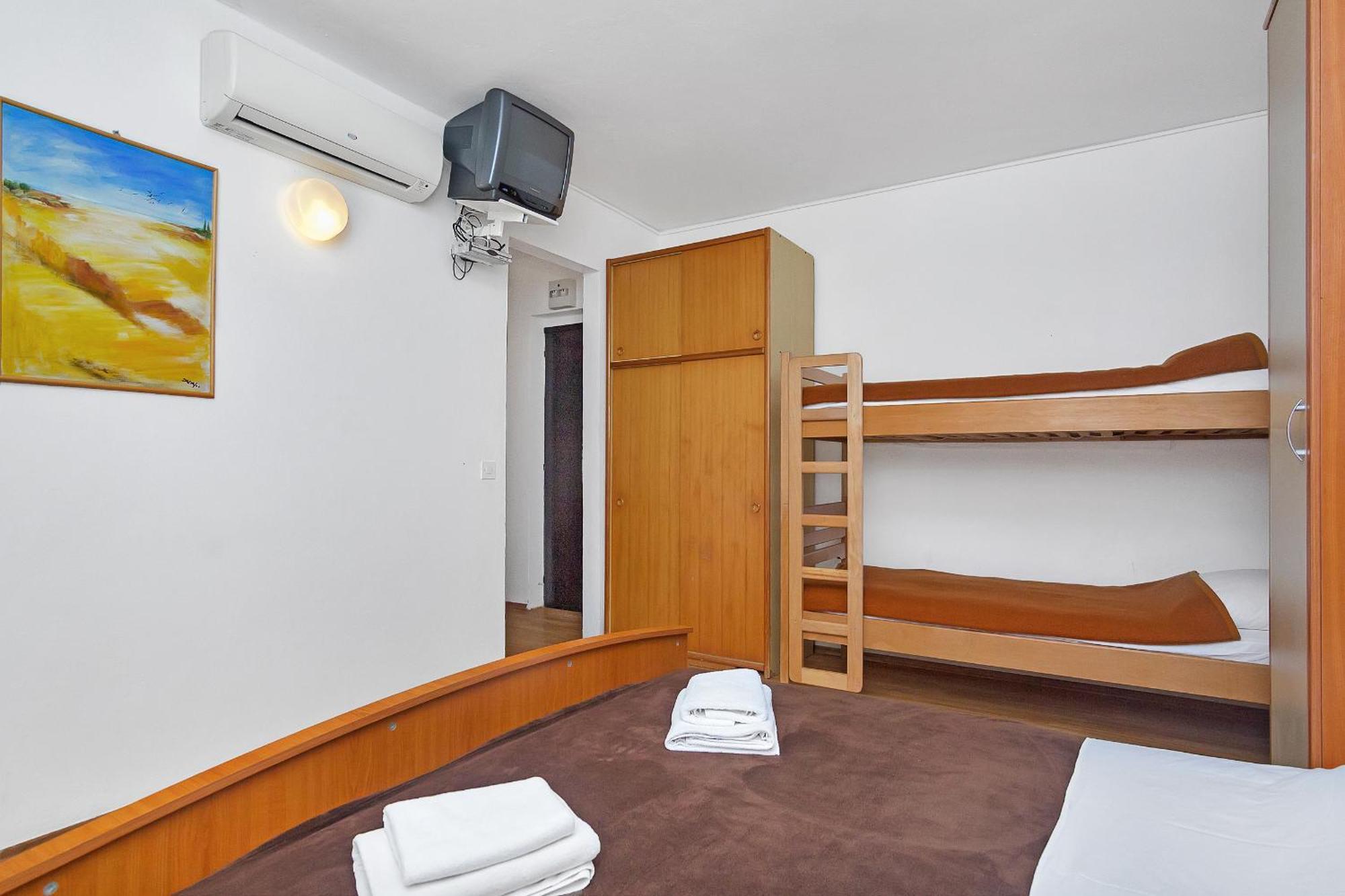 Apartmani Cico Gdinj Экстерьер фото