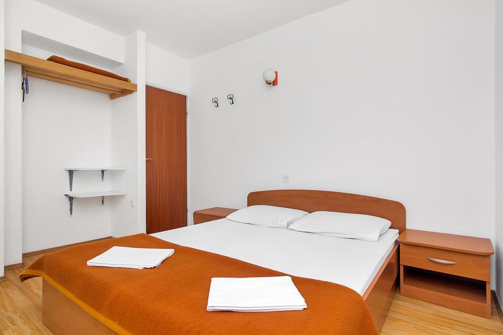 Apartmani Cico Gdinj Экстерьер фото