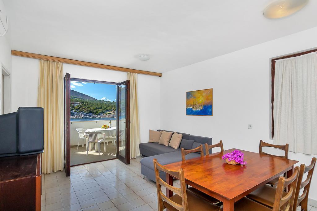 Apartmani Cico Gdinj Экстерьер фото
