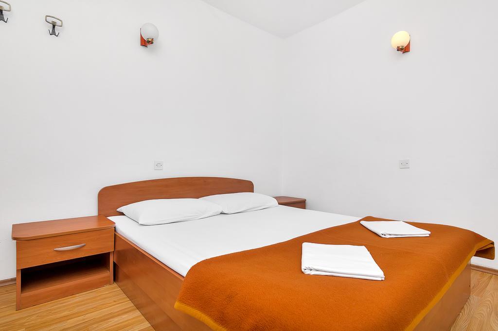Apartmani Cico Gdinj Экстерьер фото